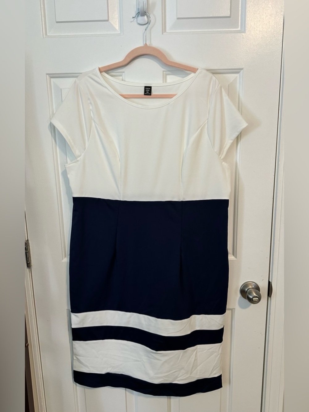 SHEIN Curve White Scoop Neck Top